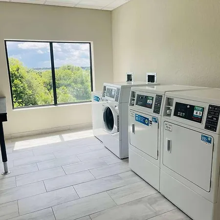 Best Western Plus Winter Haven Inn & Suites 